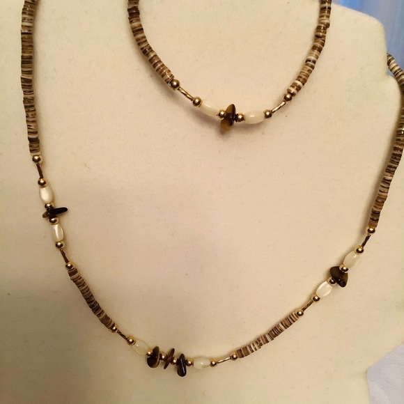 Natural Puka Shell Choker and Bracelet Pearl Amber - Picture 3 of 7